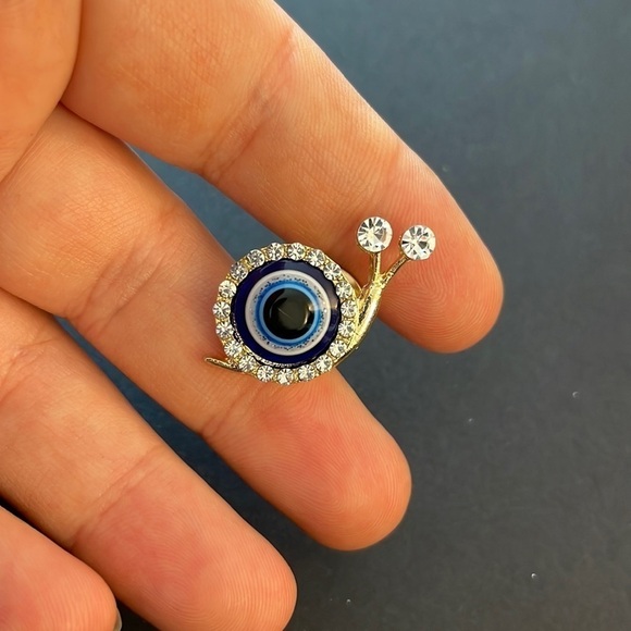 Macy's Jewelry - Snail 🐌 gold tone brooch